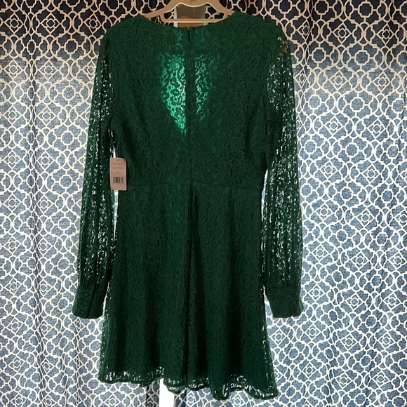 Alexia Admor long sleeved green lace dress. NWT. Size 8 - Picture 7 of 9